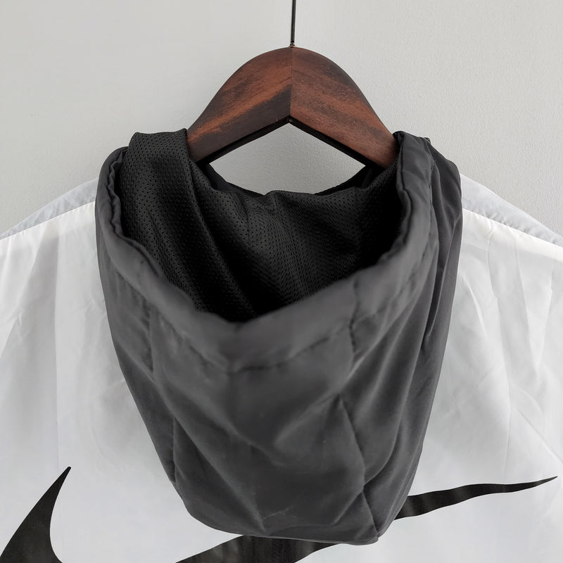 Corta vento Nike Black & White